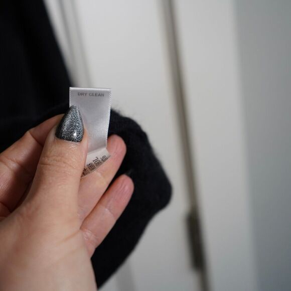 Banana Republic Sweater Womens Large Black Wool and Angora‎ Rabbit Hair Cardigan - Picture 6 of 7